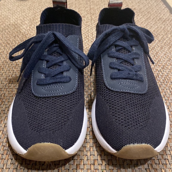 True Craft 7.5 Navy Sneakers - Picture 4 of 9